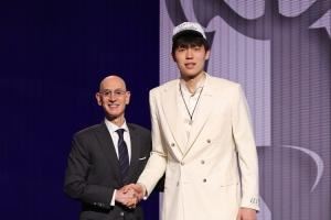 开拓者截胡！麦穗丰：森林狼将杨瀚森放进了备选名单 但慢了一步